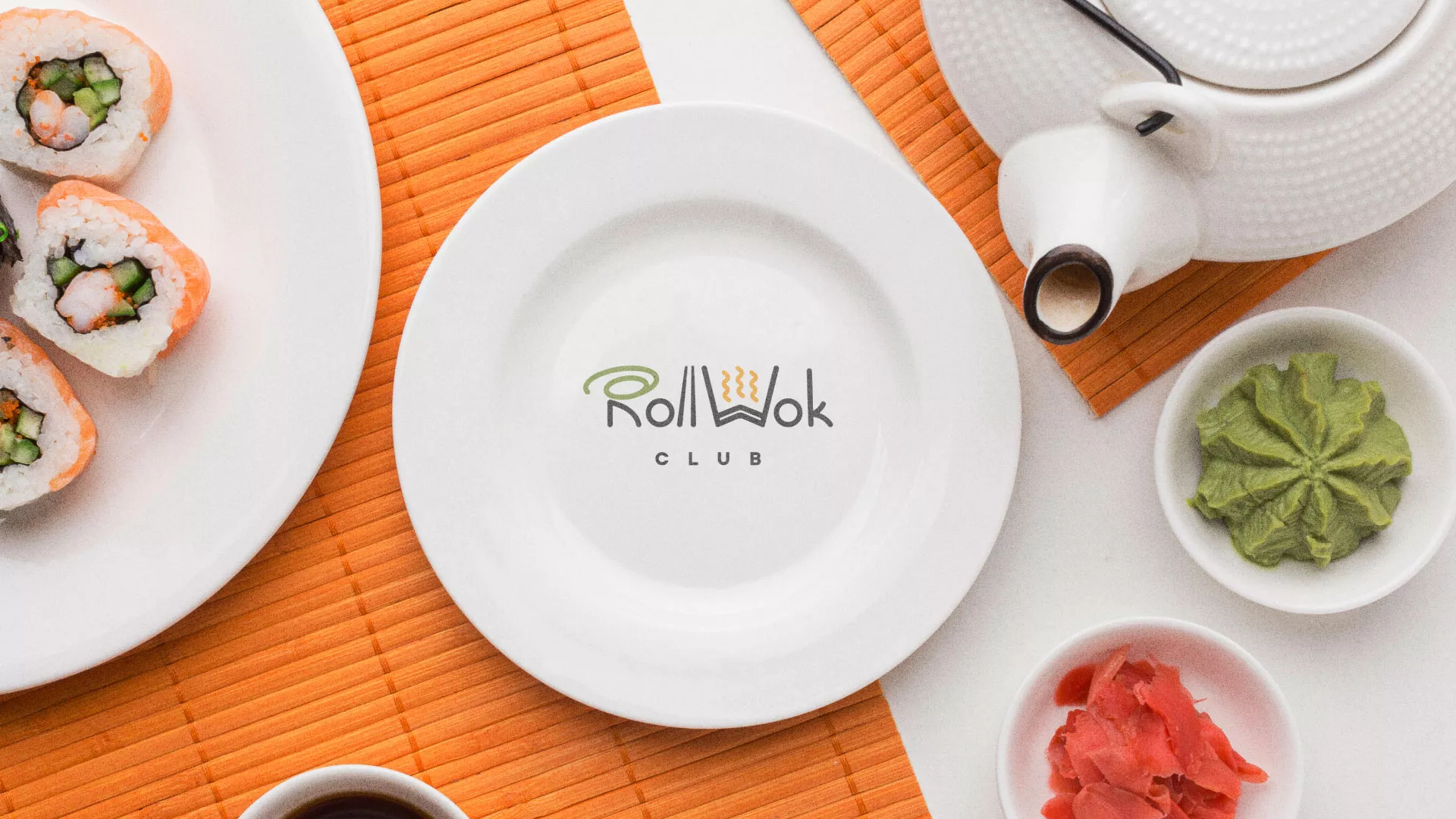 Разработка логотипа и фирменного стиля суши-бара «Roll Wok Club» в Новоржеве